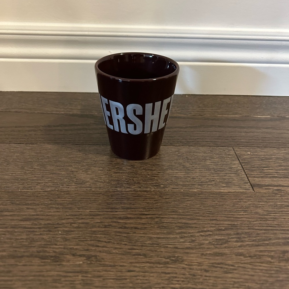Hersey’s brown Mug